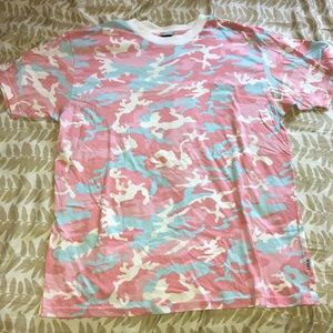 Kylie Jenner shop pink camo set